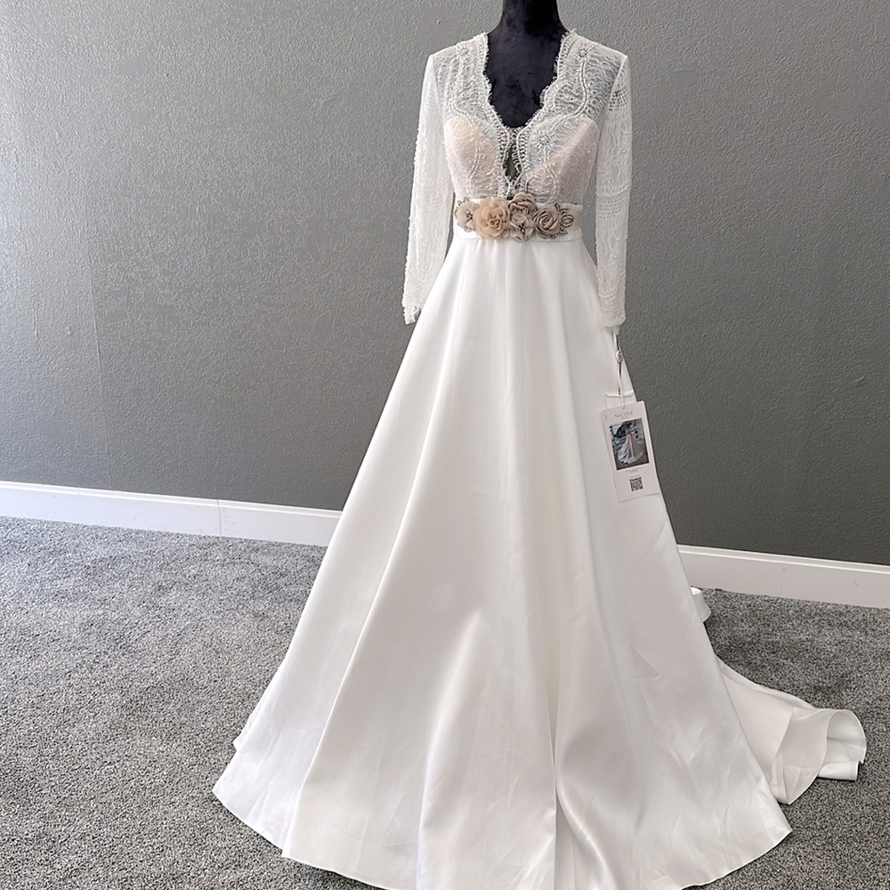 Nicole Jolies Kyra Wedding Dress - Picture 3 of 11